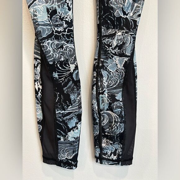 Lululemon Train Times 7/8 Pant *25" - Picture 9 of 14